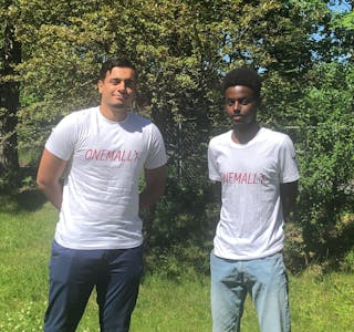 EN LÆRERIK PROSESS: Xhelal Jurushi (t.v.) og Mohammed Ali har lagt all sin energi i Onemall det siste året, og de er stolte over hvor mye de har fått til på kort tid. Foto: