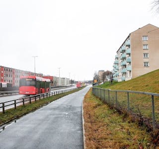 Trondheimsveien mellom Veitvet og Sletteløkka gir mange en vanskelig livssituasjon med støy og støv. Foto: