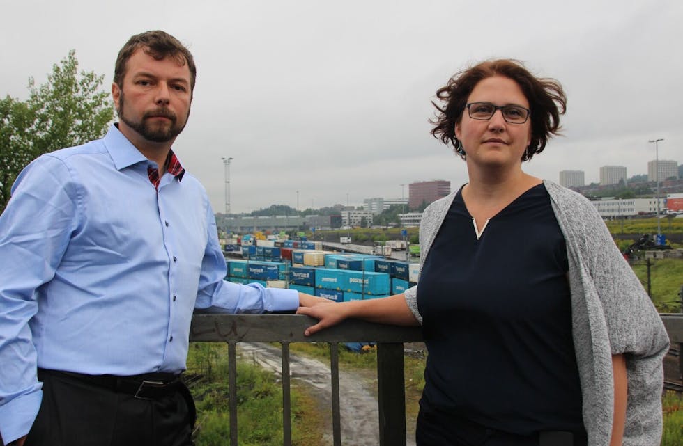 NEI TIL TERMINAL: Christian Herzog og Siv-Lise Bendixen-Stærk i Venstre vil bygge ned Alnabruterminalen og erstatte den med et bysentrum.  Foto: