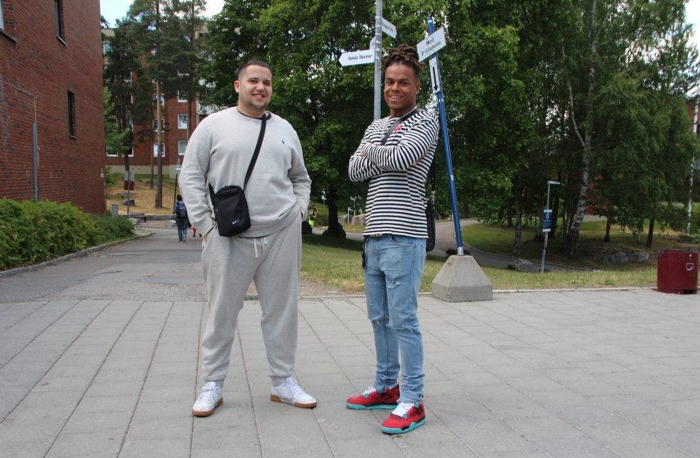 POPULÆR SKIKKELSE: Jonas «Shablo» Benyoub (venstre) er godt kjent på Ellingsrud, og nå er han i ferd med å putte navnet sitt på Norgeskartet også. Foto: