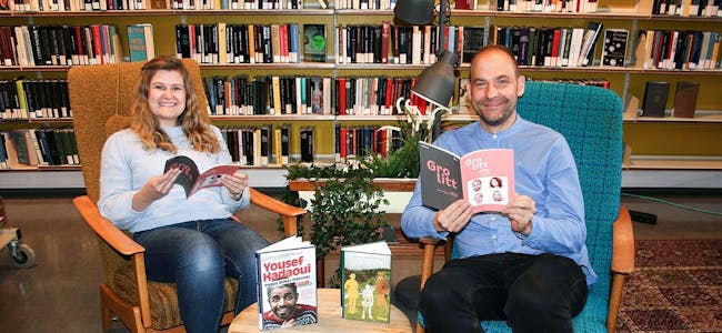 SPENTE: Madeleine Ryen (t.v.) og Sveinung Lutro gleder seg over at Groruddalen Litteraturfestival kan få gå med fulle bibliotek og med flere store navn på plakaten. Foto: