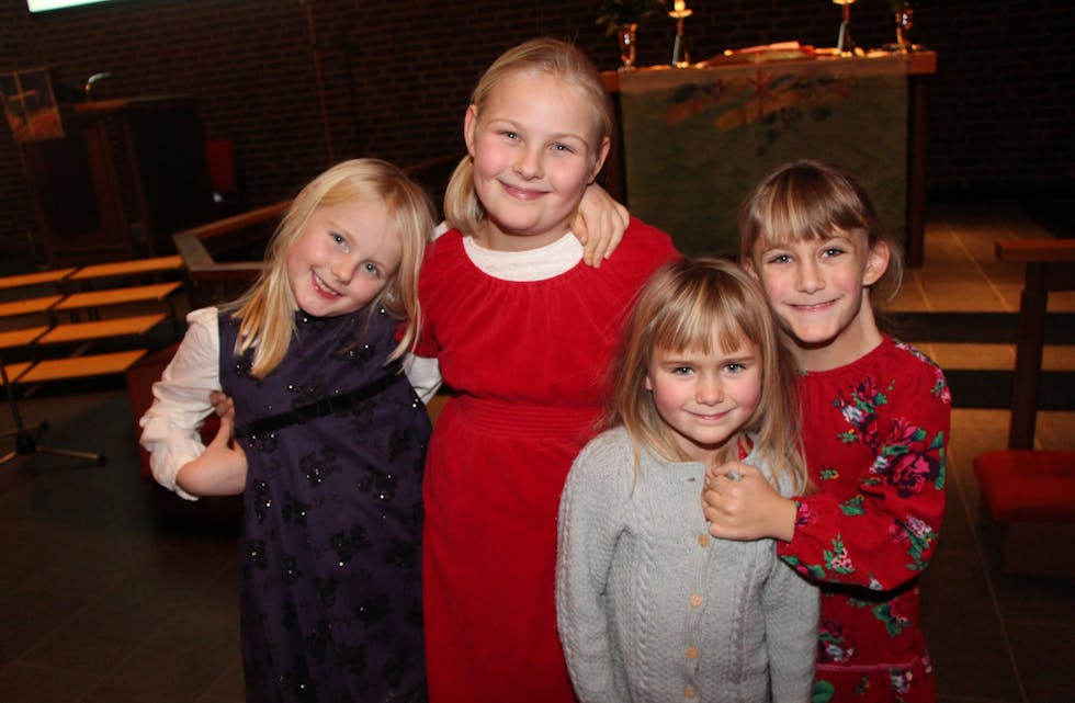 <strong class="nf-o-text--strong">JULEGLEDE</strong>: Alva (6), Kilde (9), Stella (7) og Annali (5) storkoser seg på julaften i Stovner kirke. Foto: