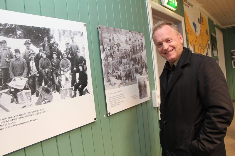 ARVEN: Raymond Johansen kommer fra steinhoggerslekt. Hans oldefar Bertam Konrad Berntsen henger i Steinhoggermuseet i Grorudveien 5 og Raymond vokste opp med besteforeldre langs Trondheimsveien. I kroppen hans flyter det bare tjukt arbeiderblod. Etter ett år som byrådsleder er han fortsatt den samme, men han merker at han har hele Groruddalen på skuldrene. Foto: