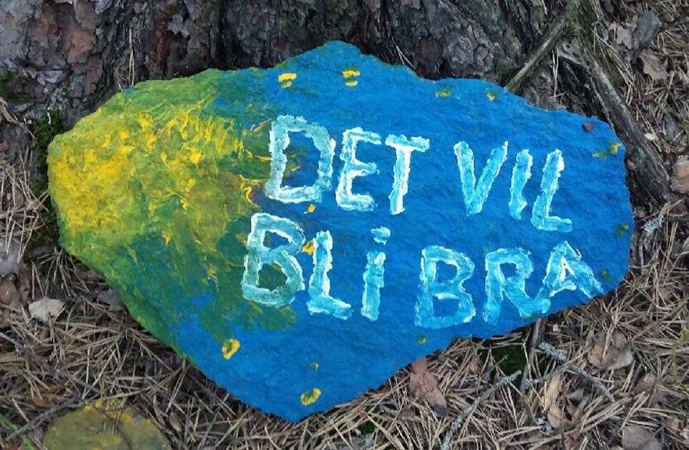 HYGGELIG KVELDSTUR: Solveig Vesterheim kunne ikke annet enn smile da hun gikk en kveldsrunde i Lillomarka her om dagen. Foto: