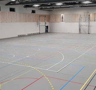 KLAR: Idrettshallen står klar for ungdommene i Bydel Grorud. Foto:
