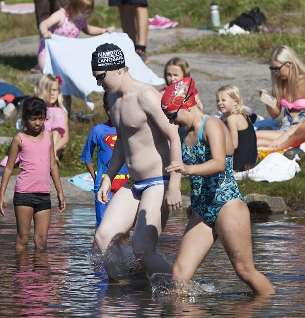 ÅRETS BADE-HØYDEPUNKT: Lørdag klokka 11.30 går svømmedagen av stabelen. Vel møtt. Foto: