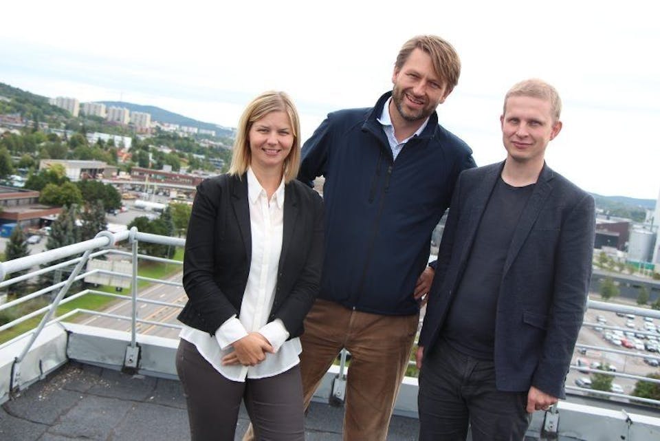 Guri Melby (V), Eirik Lae Solberg (H) og Erik Lunde (KrF) Foto: