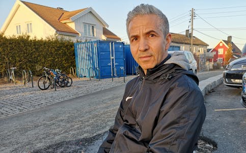 VENDER TILBAKE: Samir Taghizadeh flyktet selv gjennom Ukraina og Polen for 21 år siden. Nå reiser han tilbake for å hjelpe dagens flyktninger. Foto: