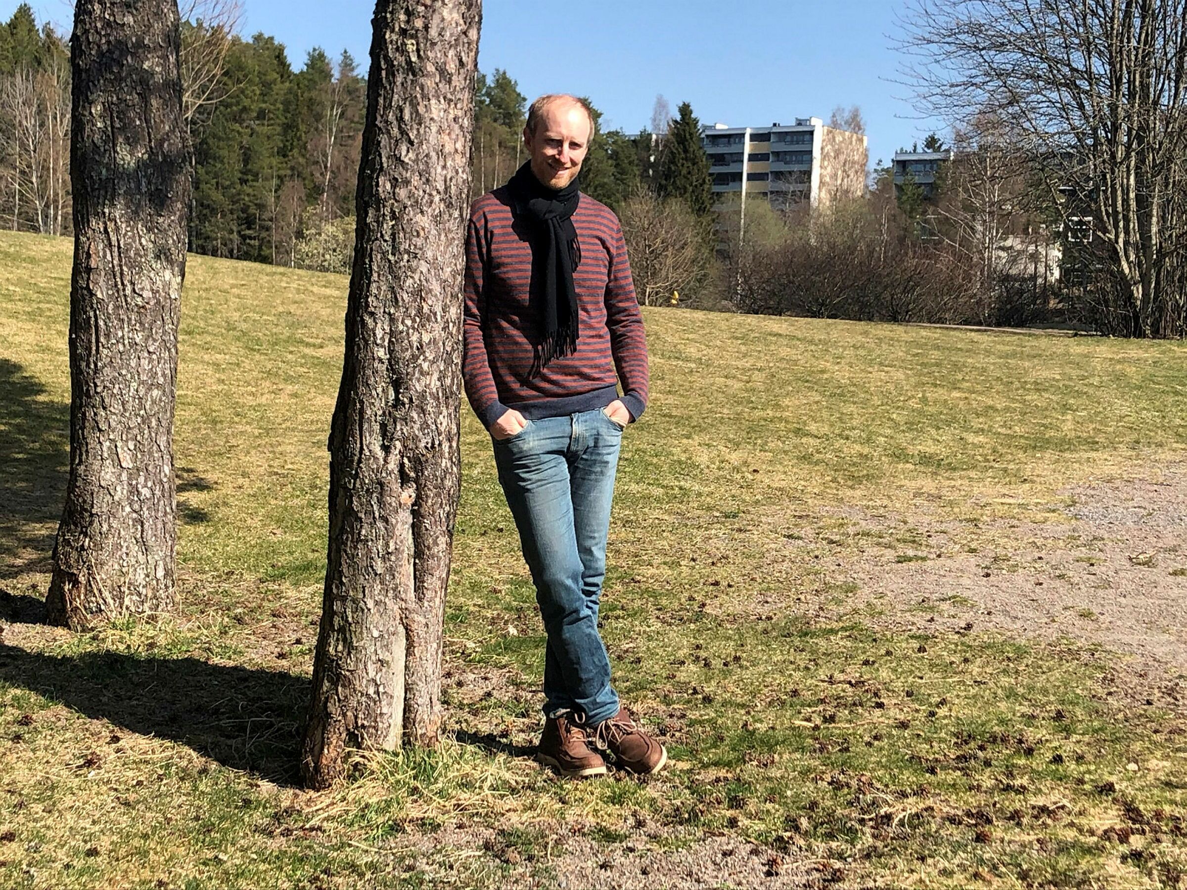 GRØNT PÅ ROMSÅS: Eirik Torheim, leder av Bærekraftforeningen, håper at nabolagshagen ikke bare vil være til glede for alle på Romsås, men for hele dalen. Foto: Caroline Hammer