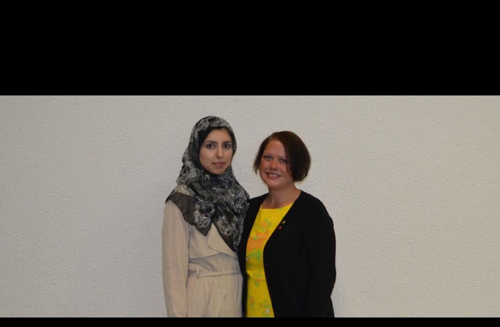 GODE VENNER: Annum Saher Islam fra kvinneforeningen og nestleder i Alna bydelsutvalg, Monique Nyberget Hiller (Ap), er blitt gode venner. Foto:
