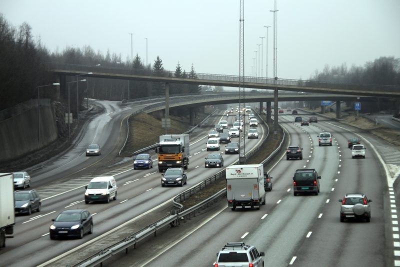 LAGT FRAM: Ny Nasjonal Transportplan (NTP) ble lagt fram onsdag 5. april. Der står det at Regjeringa vil trumfe igjennom og bygge E18 Vestkorridoren sammenhengende. Tommy Skjervold mener det er eksempel til etterfølgelse i Groruddalen og veiprosjektene, som blant annet lokk over E6. Foto: