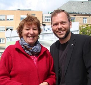 KOMMER FOR Å LYTTE: SV sender tungvekterne for å høre hva groruddølene har å si, ordfører Marianne Borgen og partileder Audun Lysbakken. Foto: