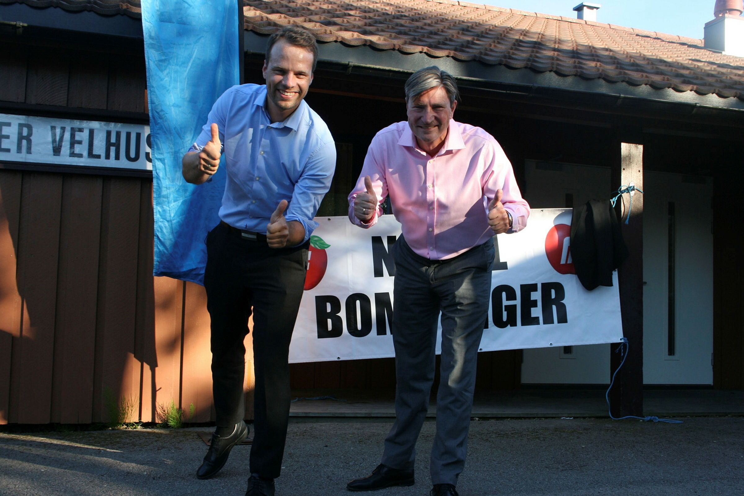 KLARE TIL KAMP: Jon Helgheim (Frp, t.v.) og Christian Tyrbing-Gjedde (Frp) sparket i gang valgkampen sammen med Stovner Fremskrittsparti. Foto: Caroline Hammer