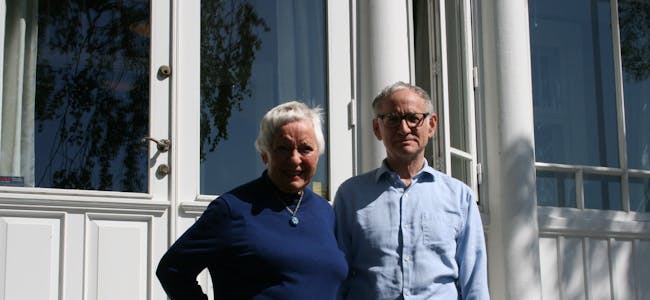 INVITERER TIL MØTE: Bodil Nordvik (t.v.) og Leif-Runar Forsth håper at både politikere og interesserte tar turen til Grorud samfunnshus 14. juni.