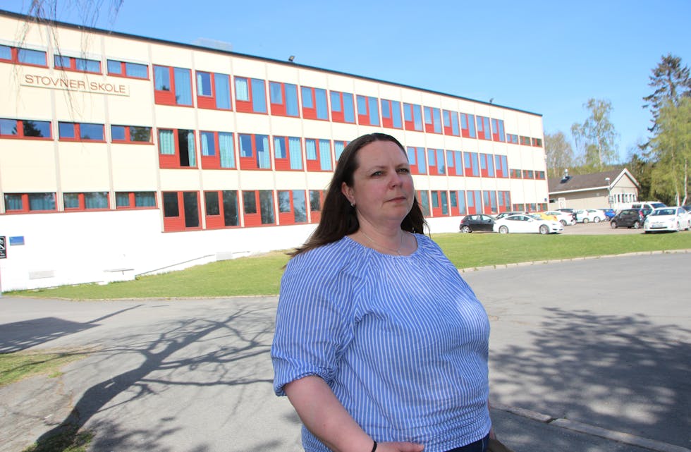 FOR MYE TRAFIKK: Linn Schive, leder av FAU og driftsstyret på Stovner skole, frykter at trafikksituasjonen blir enda verre om det bygges barnehage i Stovnerfaret, slik Plan- og bygningsetaten ønsker.