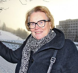 PENSJONERER SEG: Maria Brattebakke (67) går av som bydelsdirektør i Stovner på nyåret. Hun har blant annet fått oppleve at Haugenstua-lampa har fått plass i Guinness rekordbok. Foto: