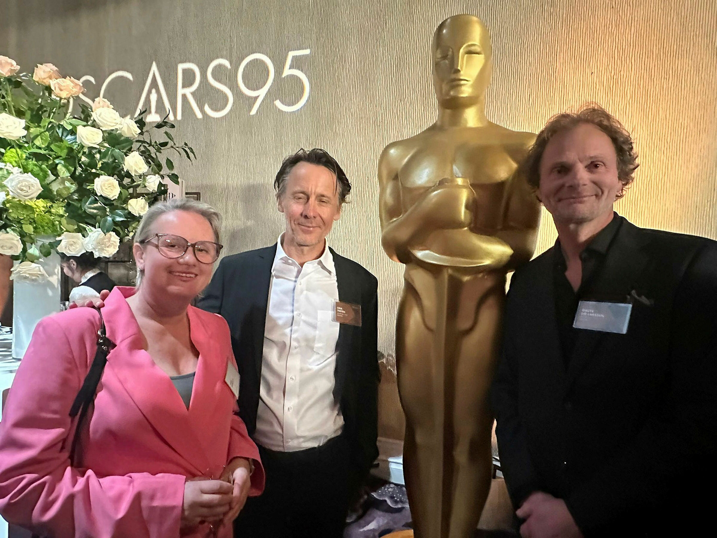 CALIFORNIA: Heidi Arnesen og «Nattrikken» er nominert til den gjeve Oscar-prisen i kategorien beste kortfilm. Her med regissør Eirik Tveiten (t.v) og Gaute Lid Larssen (Alle bilder: privat). Foto: