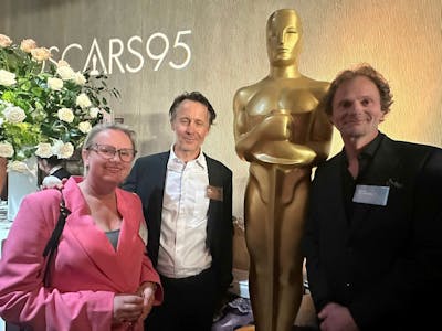 CALIFORNIA: Heidi Arnesen og «Nattrikken» er nominert til den gjeve Oscar-prisen i kategorien beste kortfilm. Her med regissør Eirik Tveiten (t.v) og Gaute Lid Larssen (Alle bilder: privat). Foto:
