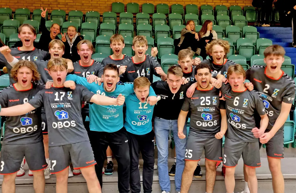 LAGFØLELSE: Linje5 har sin styrke som kollektiv og lag, og sitt gode forsvarsspill. Foto: