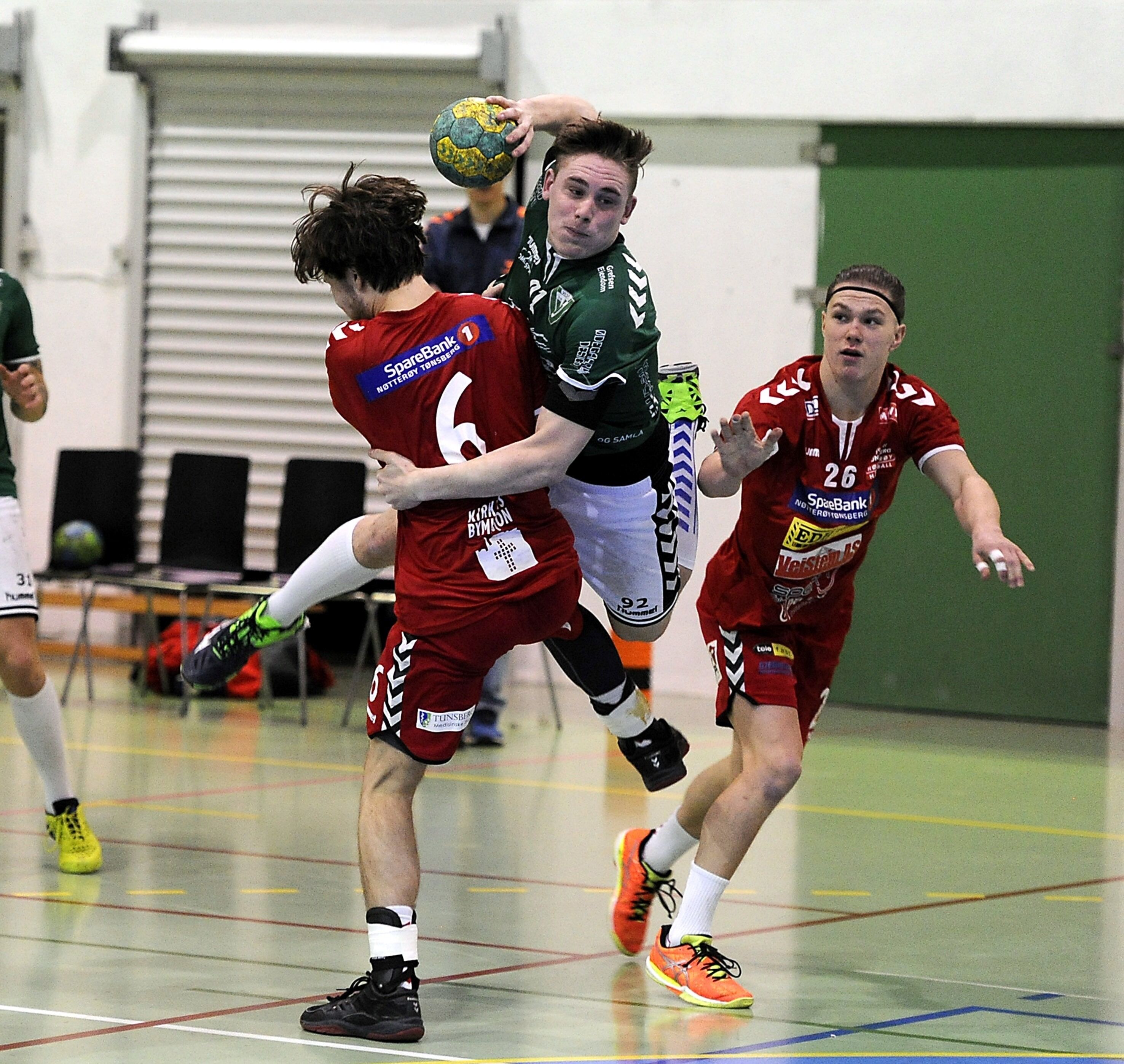 MED VIDERE: Jon Kristian Engebretsen blir også å finne i Stovnerhallen neste sesong. Foto: Bjørn Moe