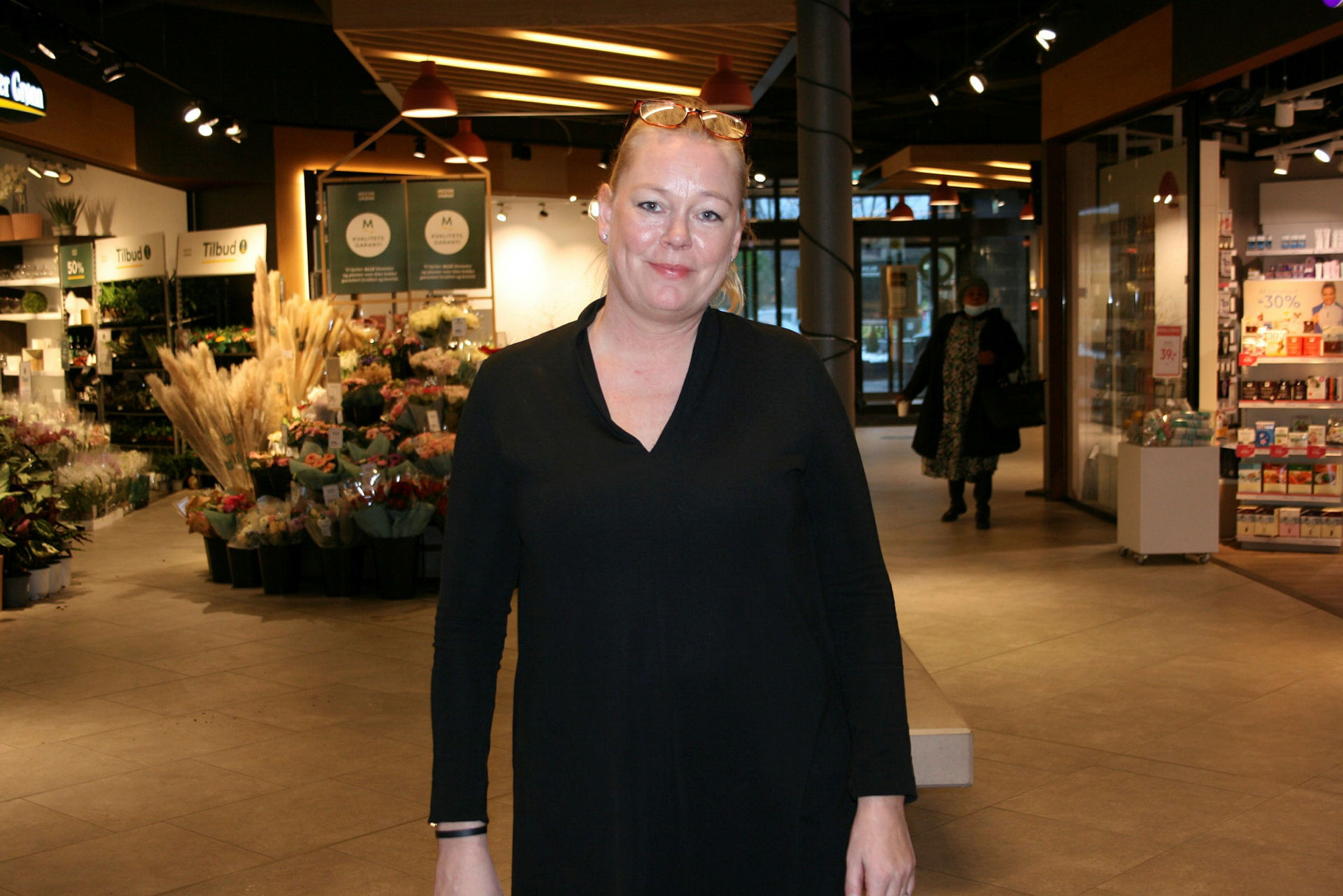 GODT FORNØYD, MEN MER I VENTE: Gudrun Røed ser fram til å åpne dørene for enda mer liv og røre på Grorud senter inn i det nye året. Foto: