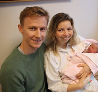FAMILIE PÅ TRE: Frode og Benedicte Wilhelmsen har nå utvidet familien, og planene fremover er å bli kjent med lille Selma. Foto:
