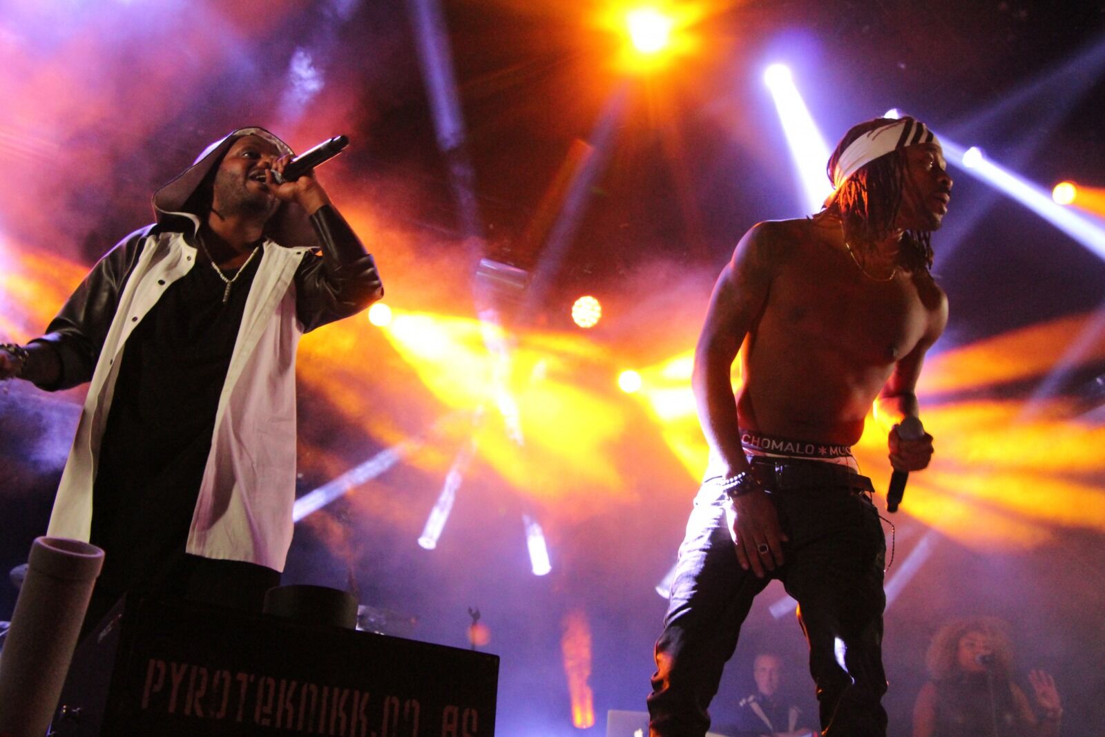 I GODT HUMØR: Yosef Wolde-Mariam og Tshawe Baqwa i MadCon tok publikum med storm under GranittRock 2015. Foto: