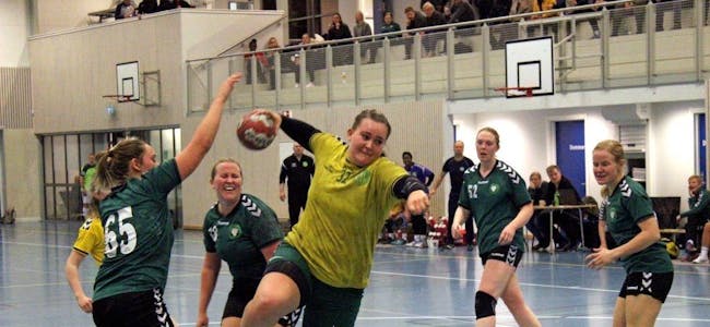 RÅSTERK: Ellingsruds strekspiller Katrine Kvanvik Eriksen var svært delaktig i gultrøyenes seier over Groruddals-rivalene fra Ammerud 2. Foto: