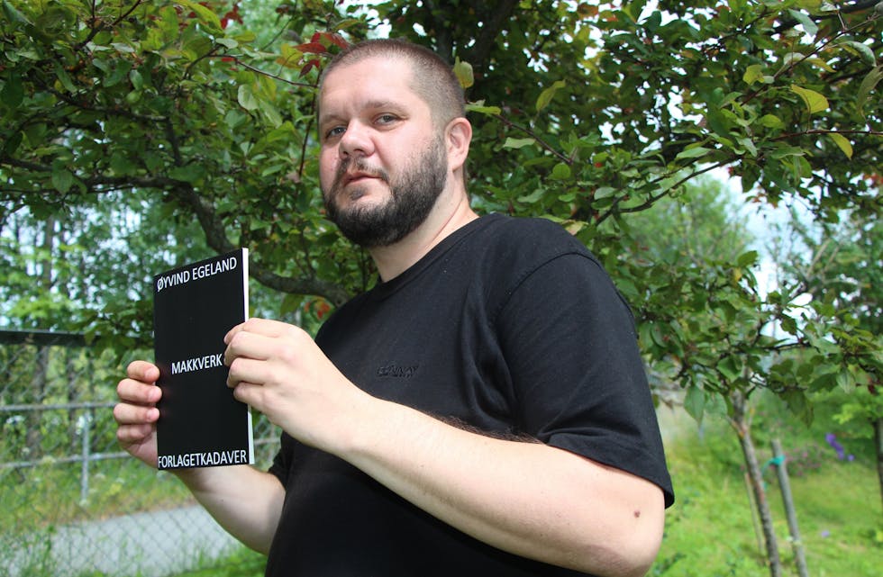  MAKKVERK: Øyvind Egeland har skrevet boka «Makkverk». Det er en samling av tekster inspirert av tiden etter 22. juli.  Foto: