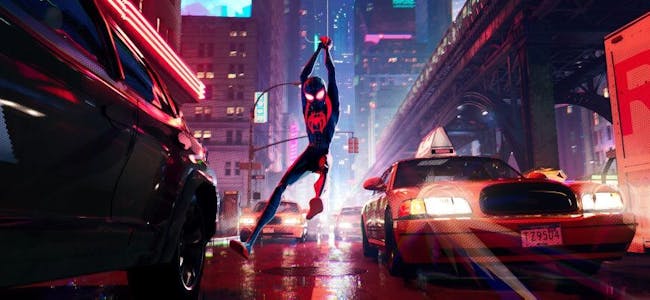 MER ACTION I VENTE? I april 2022 kommer oppfølgeren til Spider-Man: Into the Spider-Verse, og Nahom Feshatzion, stemmen til hovedkarakteren i Spider-Man-filmen med norsk tale, er mer enn klar til å nok en gang stoppe kjeltringene (FOTO: Sony Pictures Animation). Foto:
