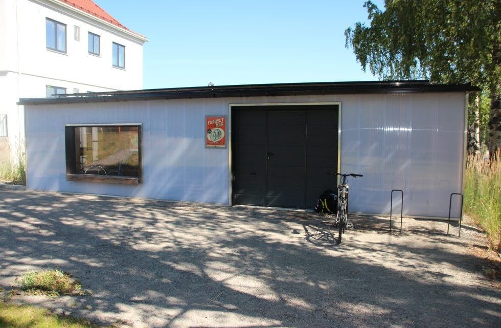GODE FORUTSETNINGER: Med eget sykkelverksted er det gode sykkelmuligheter for beboerne på Kirkehøy. Foto: