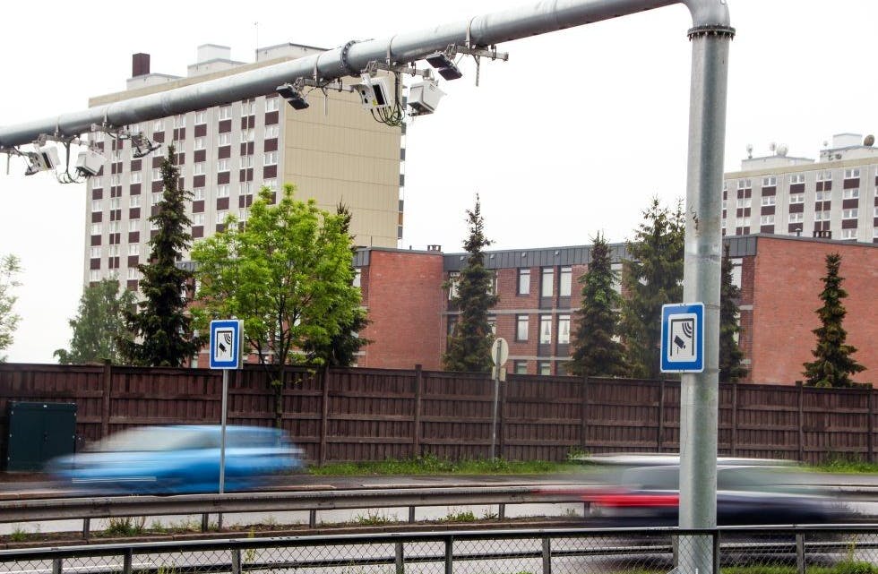 INGEN VEI TILBAKE: Lørdag innføres de nye bommene og takstene i Oslo. Her er den nye stasjonen ved Linderud. Foto: