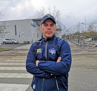 OPTIMIST: Furuset-trener Lars Foder tror det vil gå godt for hans disipler til helgen når «Ulva» skal ut i kvalifiseringsspill om retten til å spille i 1. divisjon neste år. Foto: