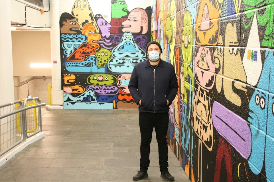 ET FRISKT PUST: Kunstner Øivin Horvei håper at han har klart å få frem mangfoldet på Trosterud. Foto: