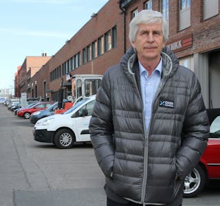 PÅ BAR BAKKE: Oslo kommune eksproprierer de 123 parkeringsplassene i Kabelgaten på Økern. Eiendomsdirektør Tom Holmen-Jensen frykter at leietakerne vil rømme. Foto: