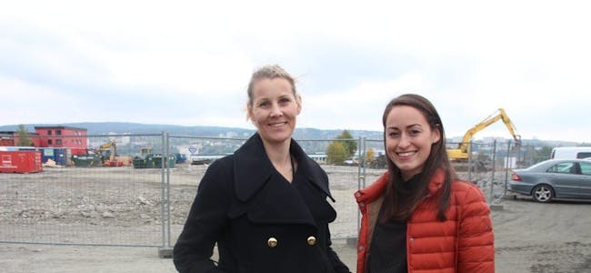 BLIR ET SAMLINGSPUNKT: Prosjektleder Nina Kindt i OBOS og prosjektlederassistent Vanessa Vindvik i Aspelin Ramm ønsker at Vollebekk skal bli den nye møteplassen for hele bydelen. Foto: