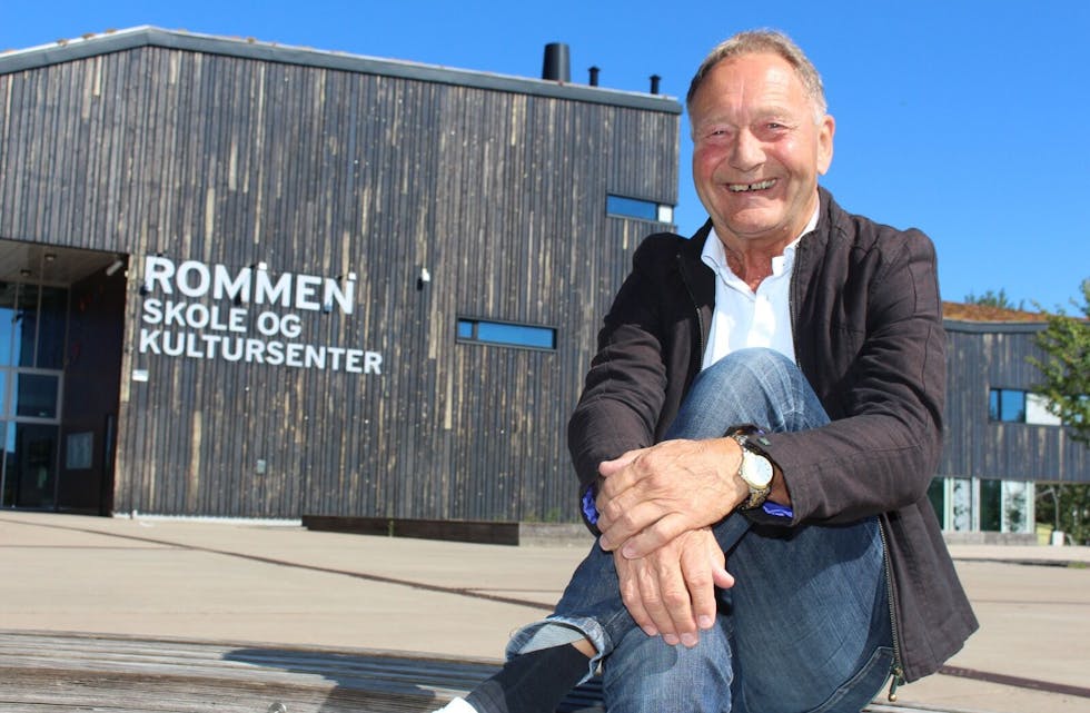 JUBILANT: I går rundet Bjørn Holm 70 år. Dermed er det klart for pensjon. Likevel klarer han ikke å kutte navlestrengen til kulturarbeidet i bydelen helt ennå. Foto: