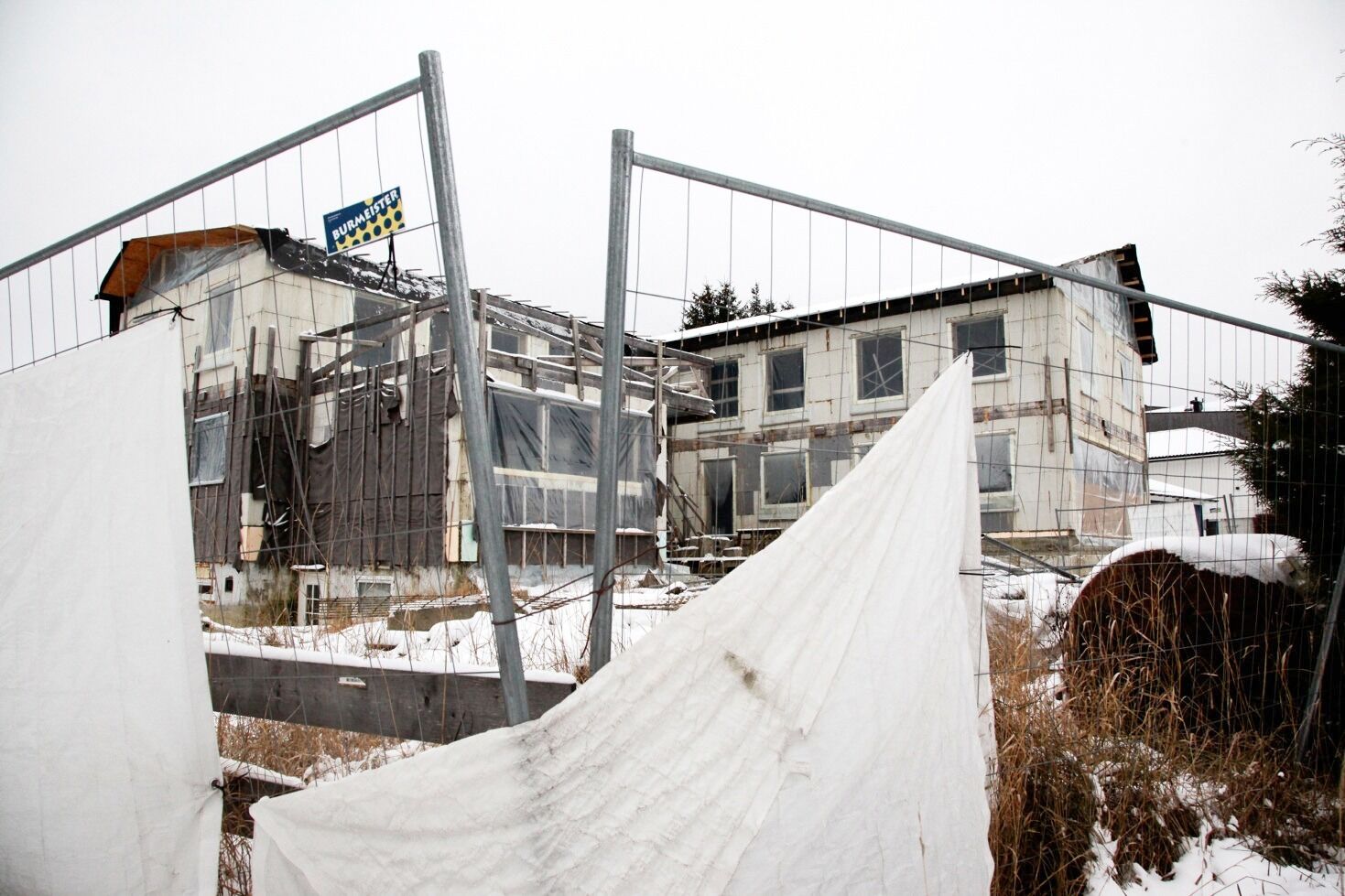 LITE PENT: Slik fremstår bygget på eiendommen Soleglad i dag. Vakkert kan det neppe sies å være! Foto: