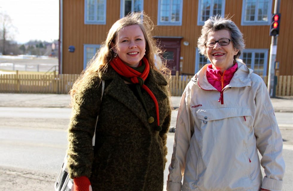 NY LEDER: Mari Rise Knutsen (t.v.) tar over vervet som leder i Rødt Grorud etter Maren Rismyhr som har ledet lokalpartiet i åtte år. Foto: