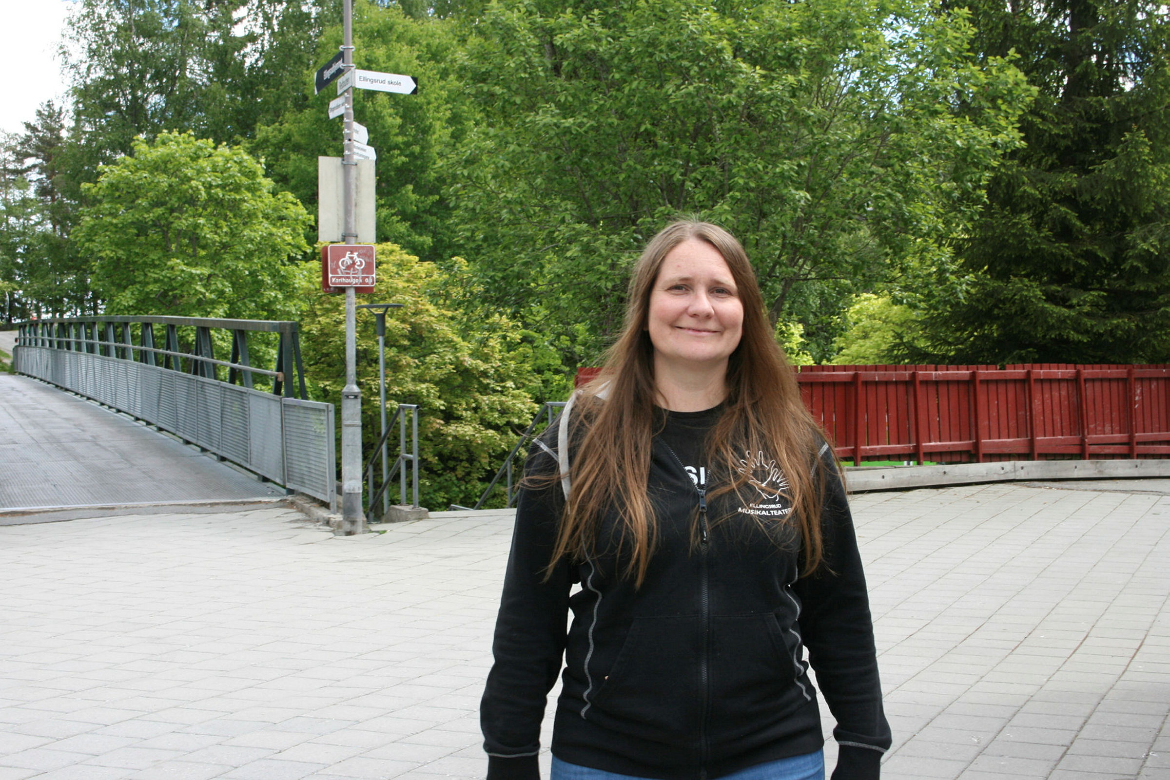 GLEDER SEG: For Ingrid Settem og resten av gjengen i Ellingsrud musikalteater er oppvisningen på Ellingsruddagene et høydepunkt. I år blir det første smakebit på deres neste produksjon. Foto: Caroline Hammer