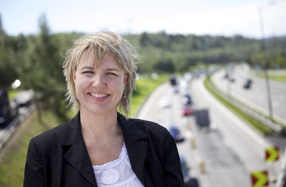 OPTIMISTISK: Kommunikasjonssjef Inger Elisabeth Sagedal i NAF er klar på at E18 ikke skal handle om økt brukt av privatbiler. (Foto: NAF). Foto: