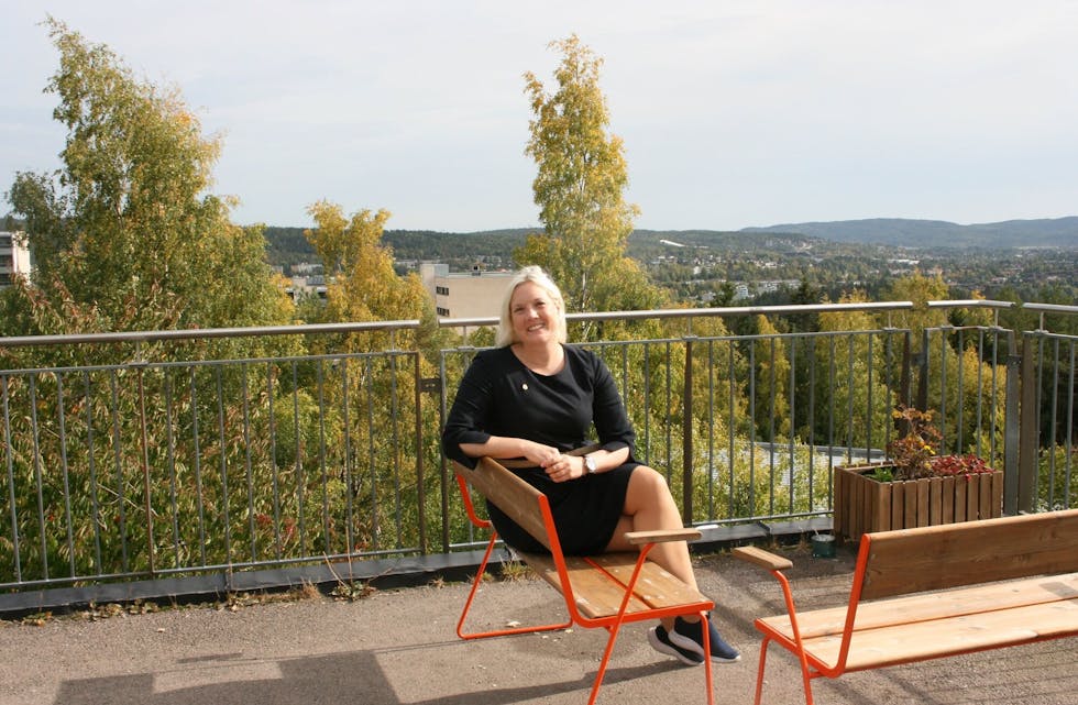 MÅ VÆRE TILPASNINGSDYKTIGE: Aina Stenersen (FrP) mener at koronaen viser at man må være tilpasningsdyktige og finne nye løsninger i eldreomsorgen. Foto: