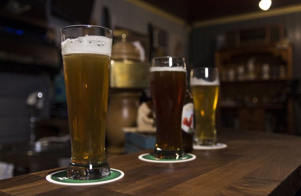 LETTER PÅ TRYKKET: Førstkommende onsdag åpner ølkranene i Oslo igjen - på steder med matservering. <br/>