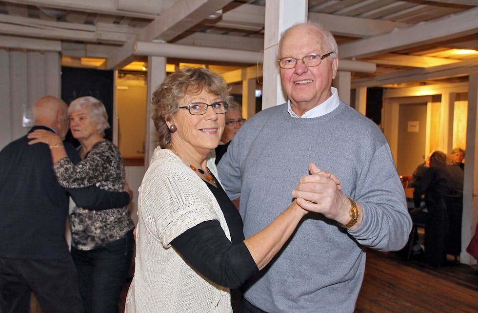 LIKER Å DANSE: Anne-Grethe Ødegård fra Stovner og Thorbjørn Schau fra Kalbakken liker å være ute på dansegulvet. Foto: