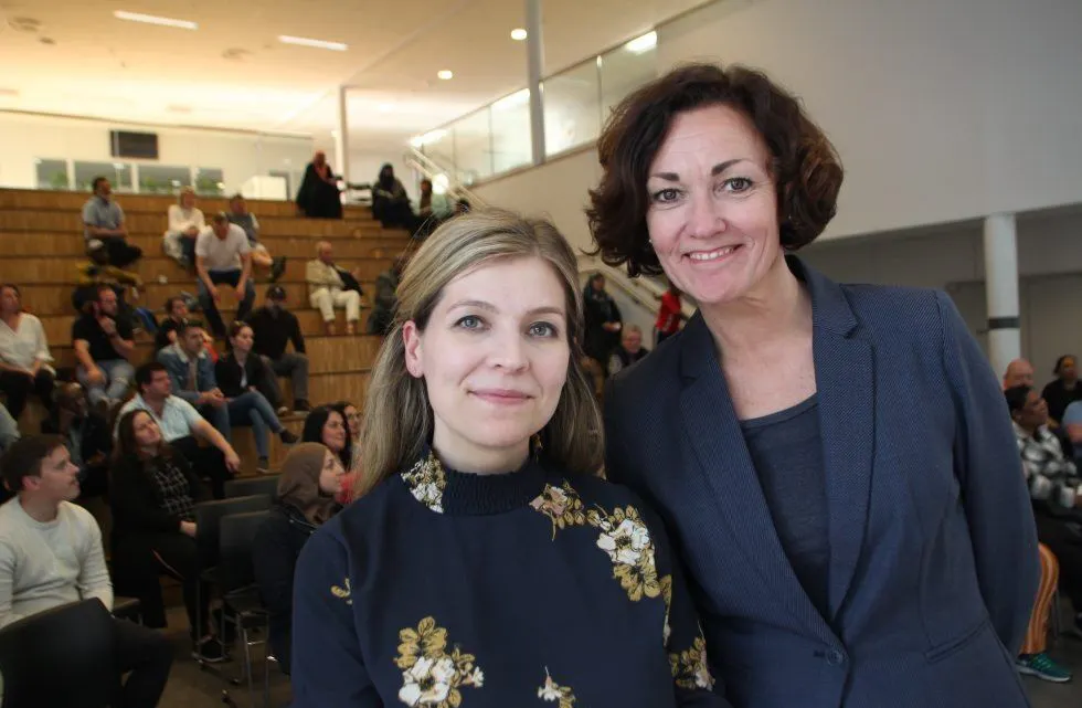 VEIEN TIL BEDRE SKOLEMILJØ: Mobbeombud Kjerstin Owren og rektor Ellen Sundby på Vestli skole møttes igjen. Siden mobbetallene fortsatt er høye på både Vestli og Tokerud skole, er ønsket nå at alle parter involveres. Foto: