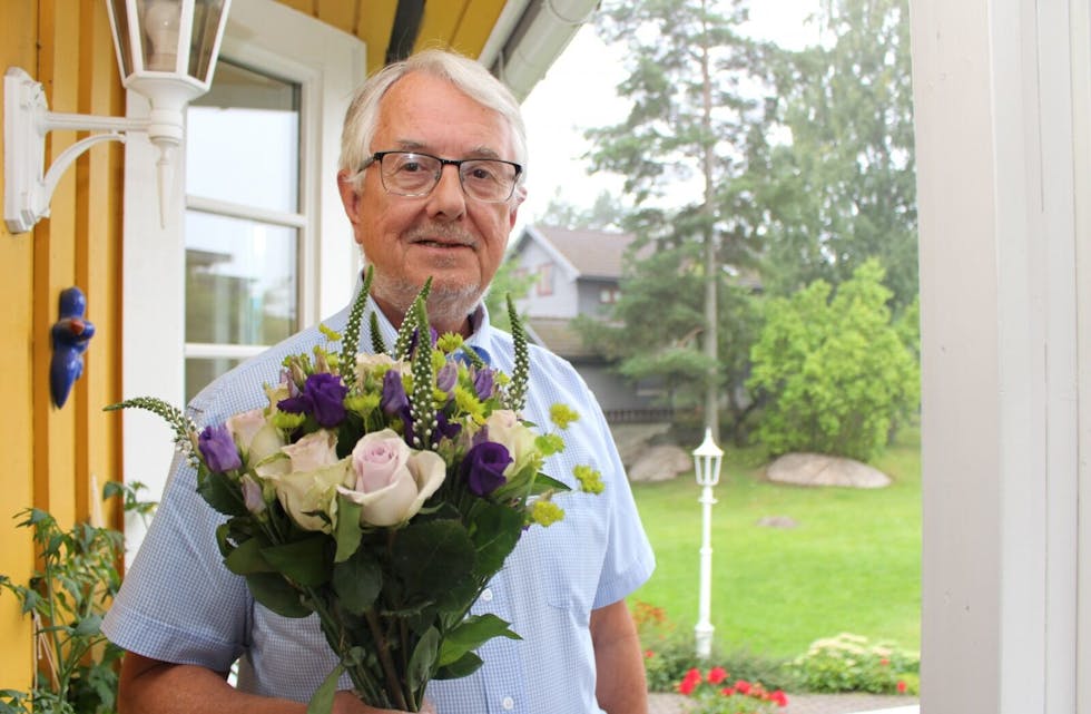 EN TRAVEL JUBILANT: Kjell Veivåg har rundet 70 år. Fortsatt har han mange baller i lufta. Foto:
