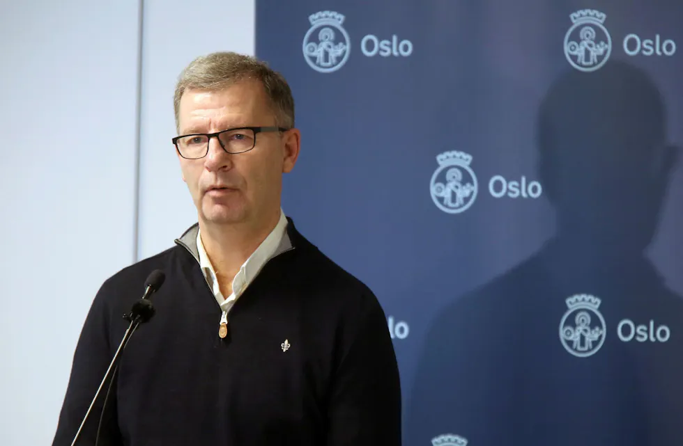 SNUR: Helsebyråd Robert Steen (Ap) opplyste onsdag om at kommunen innfører digital hjemmeundervisning fra og med fredag, etter at flere skoler har slitt med høye smittetall. Foto: Oslo kommune