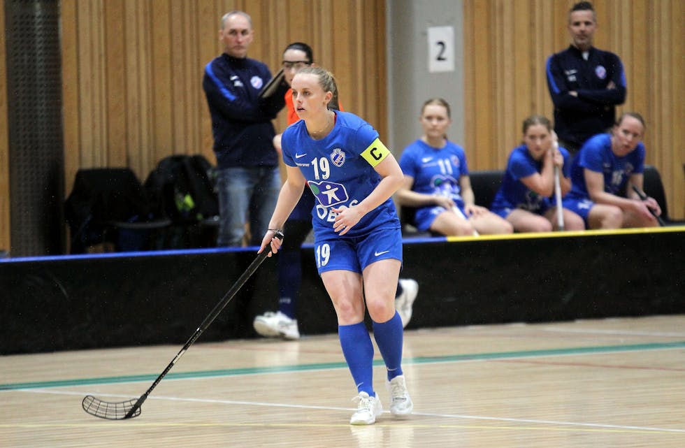 BEST: Grei-kaptein Kine Hedlund Eriksen, her fra semfinaleoppgjørene mot Monolitten i NM, har blitt stemt fram som årets spiller i kvinnenes eliteserie. Foto:
