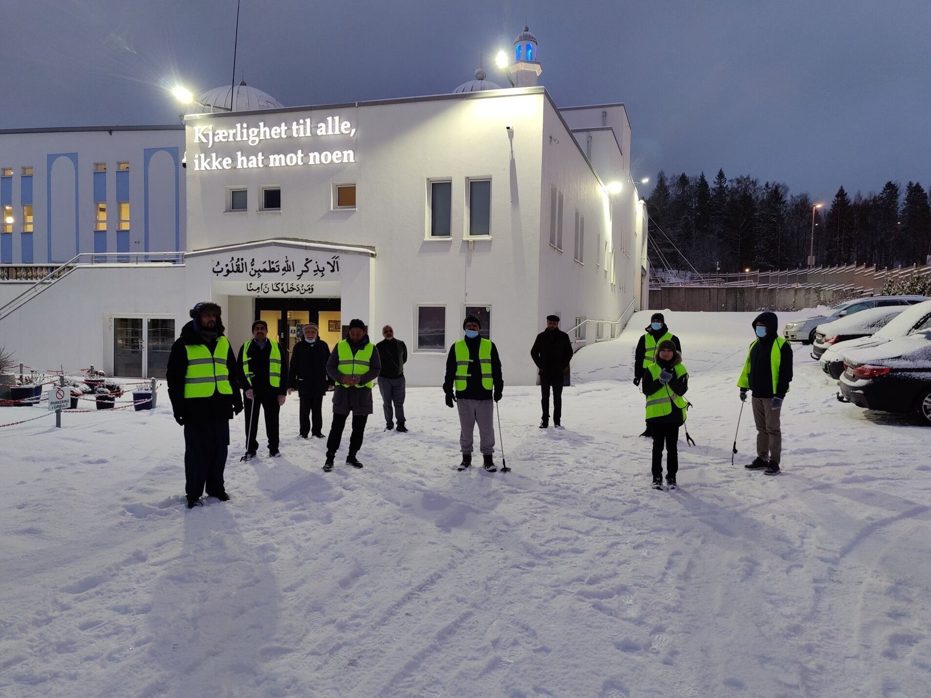 DUGNAD MED AVSTAND: Litt færre deltakere, litt lengre avstand. Smittevernet ble med også inn i 2021. Foto: