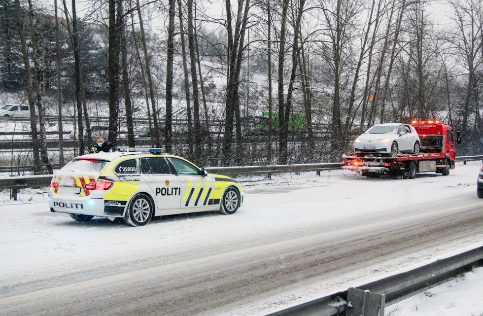 TRAVELT: Politiet rykket ut til flere hendelser tirsdag ettermidag - blant annet to ulykker på E6. Foto: